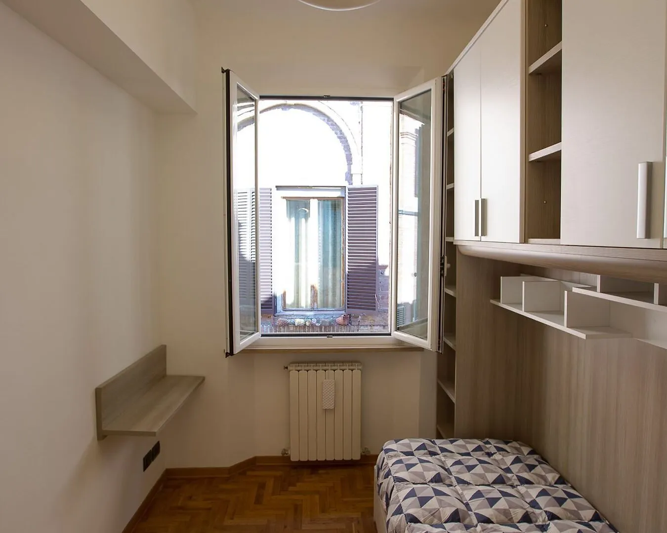 Apartment Appartamento Panoramico San Martino 12 Siena Italy